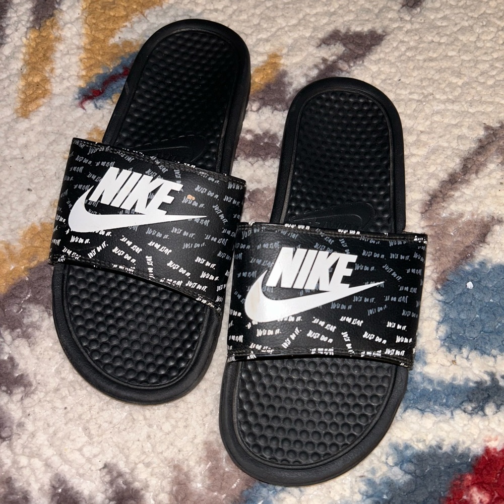 Nike slides
